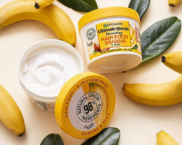 Garnier Ultimate Blends Banana 3 in 1 Hair Mask - 390ml 3 Garnier Ultimate Blends Banana 3 in 1 Hair Mask - 390ml - Image 3
