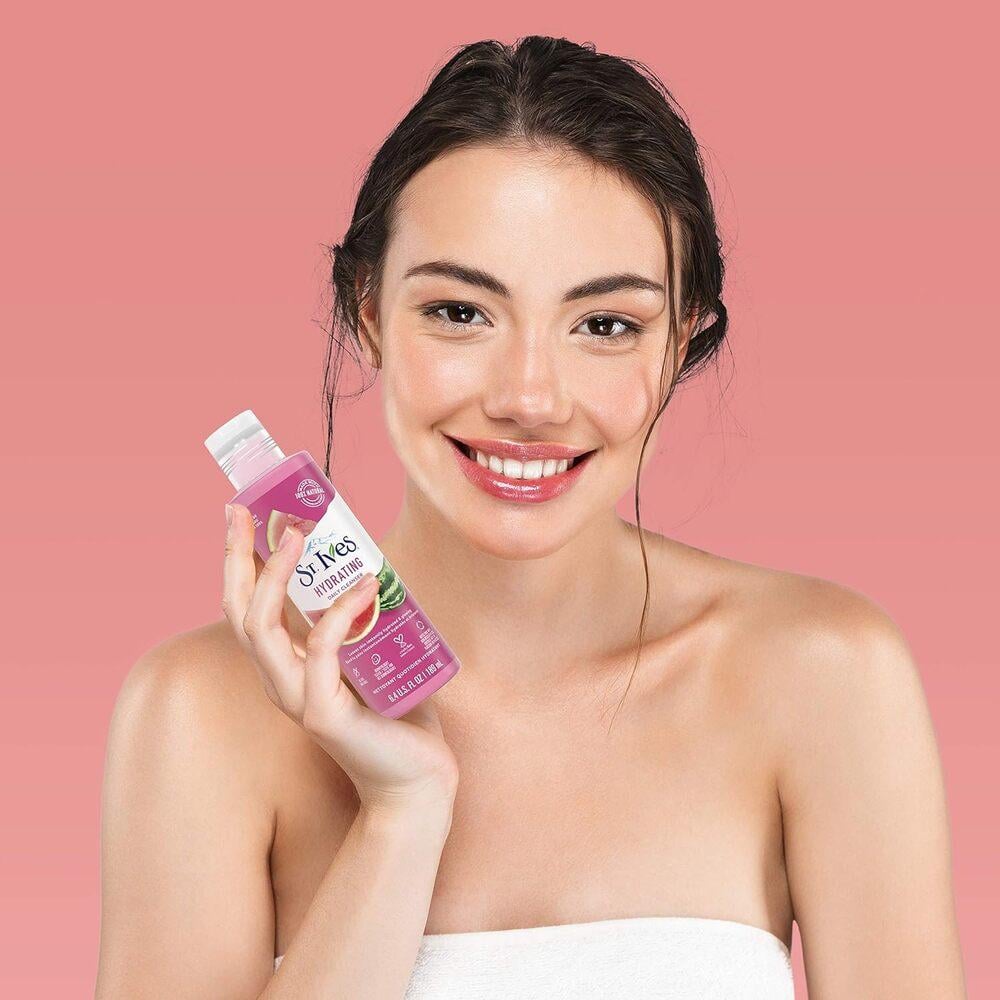 St Ives Hydrating Daily Facial Cleanser - 200ml 4 St Ives Hydrating Daily Facial Cleanser - 200ml - Image 4