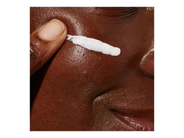Cerave Skin Renewing Day Cream SPF 30 - 50g 3 Cerave Skin Renewing Day Cream SPF 30 - 50g - Image 3